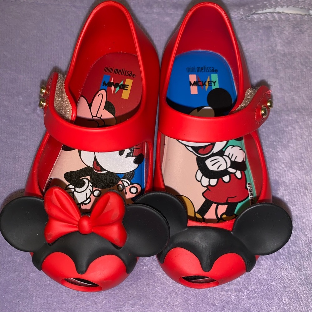 Mini Melissa ultra girl Disney twins - size 5!